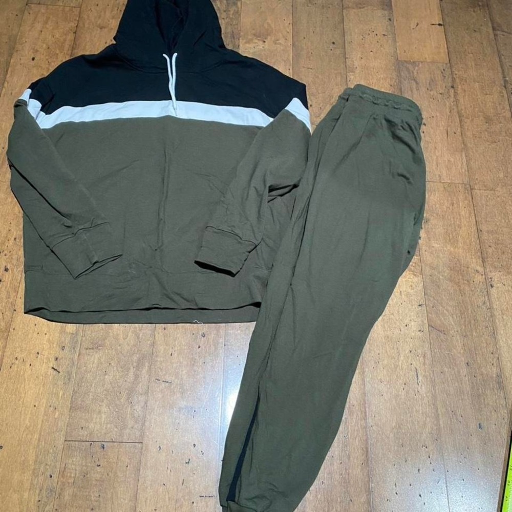 New York & Company Olive Green Set Size M top Size S bottom